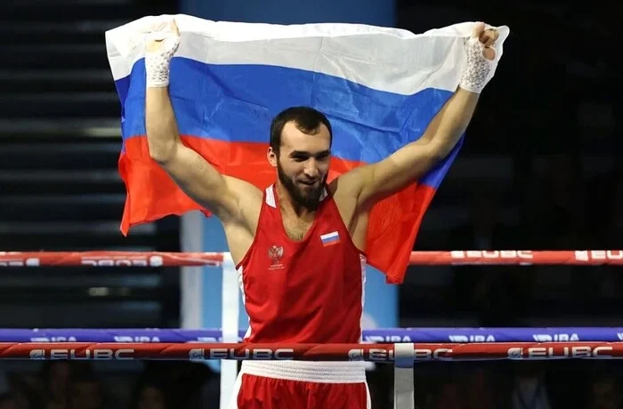 Чергова спортивна федерація повернула росіян з прапором до змагань