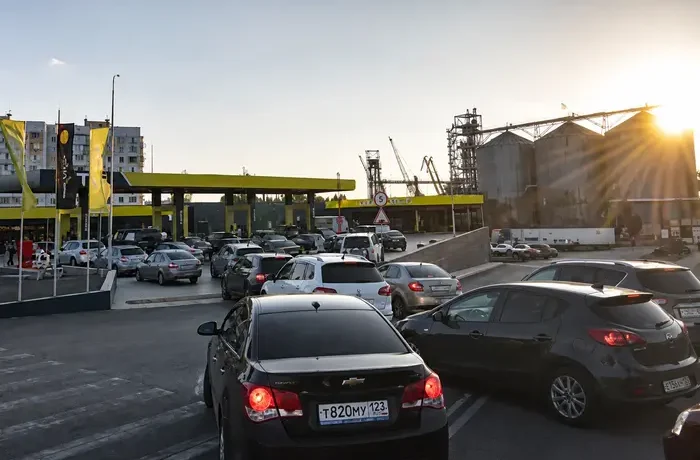 Росіяни зіткнулися з новими наслідками паливної кризи