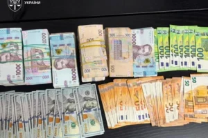 Директорка закладу освіти та адвокати організували схему відстрочок
