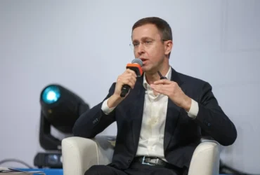 Починав охоронцем. Колишній роботодавець майбутнього прем’єра розказав про маловідомі факти з його біографії