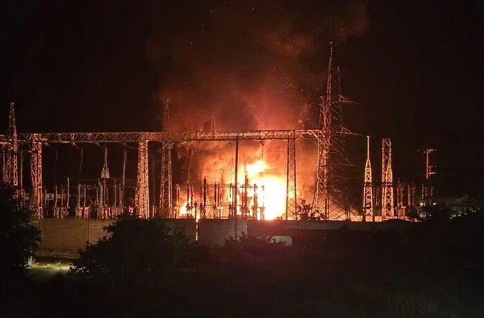 Окупанти заблокували Кримський міст через потужні вибухи в Ялті