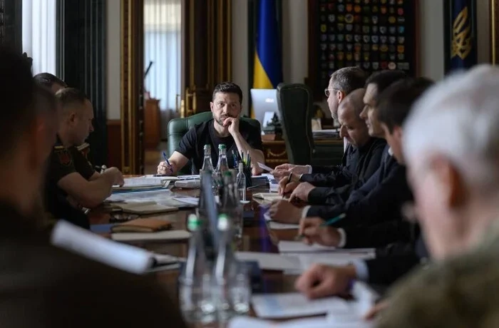 Зеленський назвав три головні загрози для України та поставив нові завдання уряду