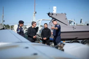 Зеленський і Бернем піднялися на палубу корабля «Черкаси» у Портсмуті (фото)