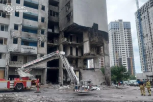 ДСНС завершила роботи у Києві та показала ліквідацію наслідків у Вишневому