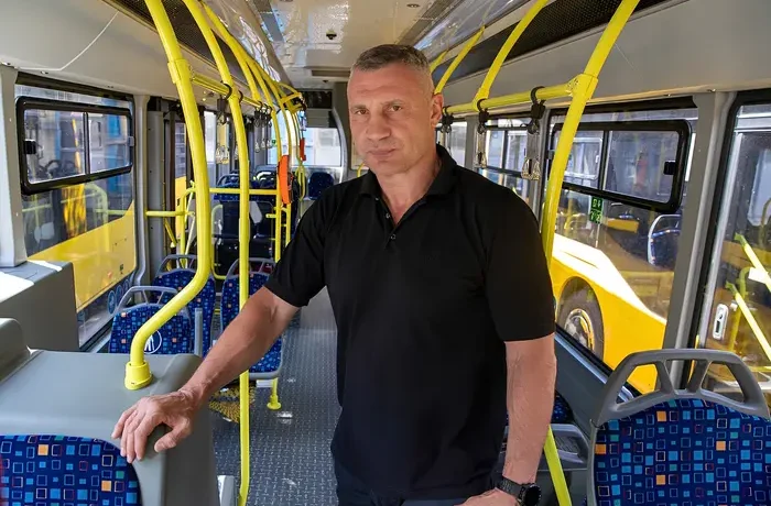 Куди зникли «Богдани»? Який транспорт купує Київ під час війни і хто на тепер цьому заробляє