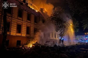 РФ пошкодила знаменитий кінотеатр, історичну будівлю та гуртожиток у Києві