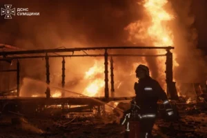 Через удар російського дрона по Сумах загинули троє водіїв «Нової пошти»