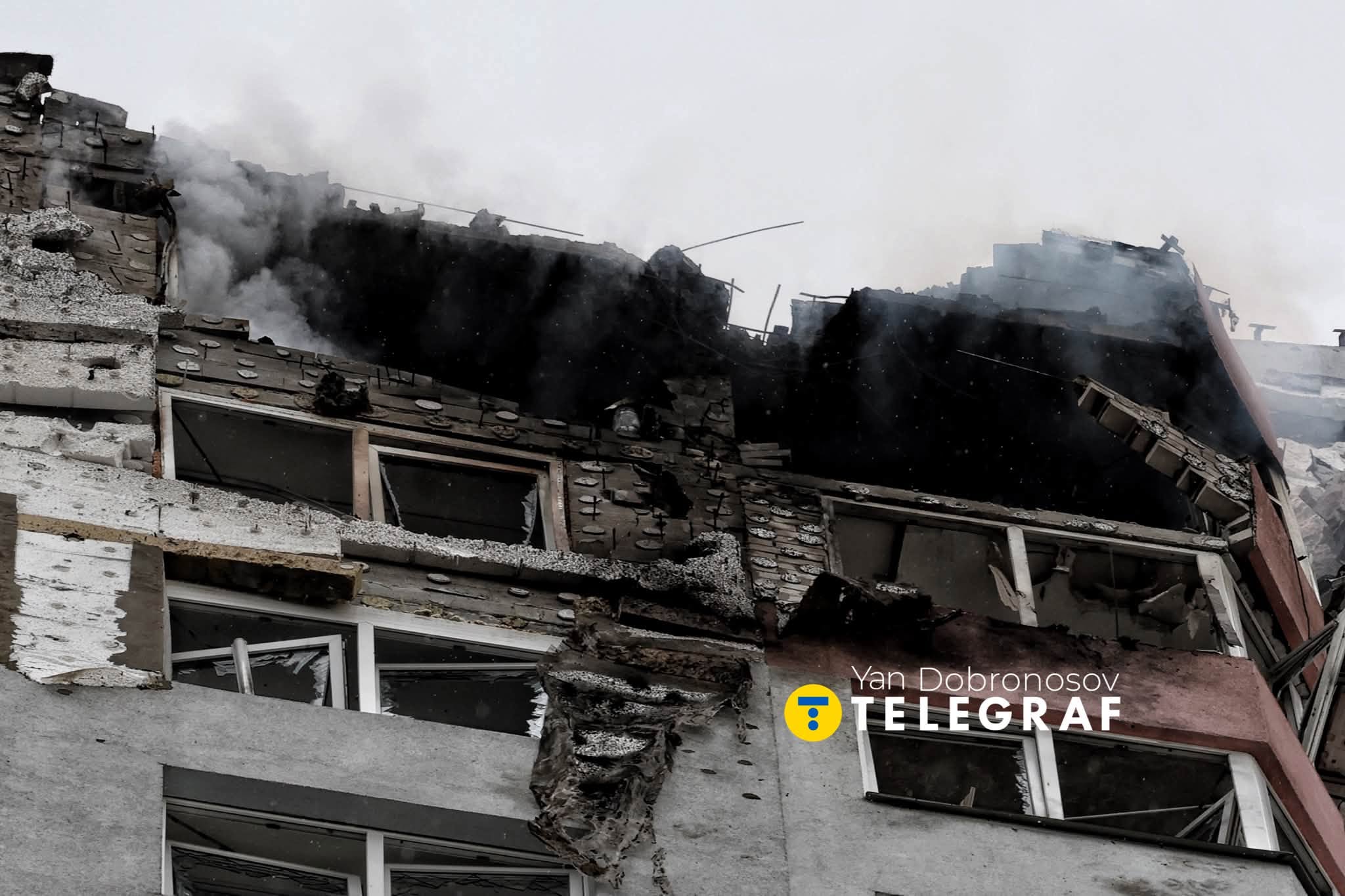Момент влучання «шахеда» у багатоповерхівку на Троєщині потрапив на відео фото 1