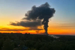 Москва здригнулася від потужних вибухів: уражено логістичний комплекс РФ
