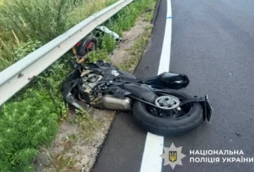 На Бориспільщині мотоцикл врізався у дві автівки: деталі смертельної аварії
