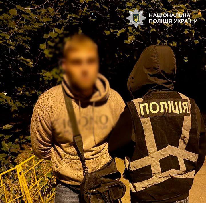 Затриманий є військовослужбовцем, який перебуває у статусі СЗЧ 