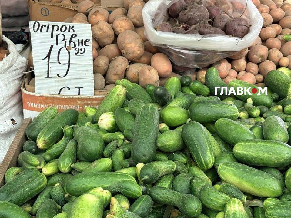 Нестандартні огірки можна купити із суттєвою знижкою