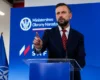 «Доводить до сказу». Глава Міноборони Польщі накинувся на критиків допомоги Україні