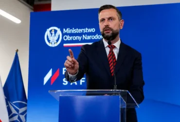 «Доводить до сказу». Глава Міноборони Польщі накинувся на критиків допомоги Україні