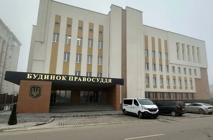 На Хмельниччині вчитель побив 11-річного учня через сувенірний ніж
