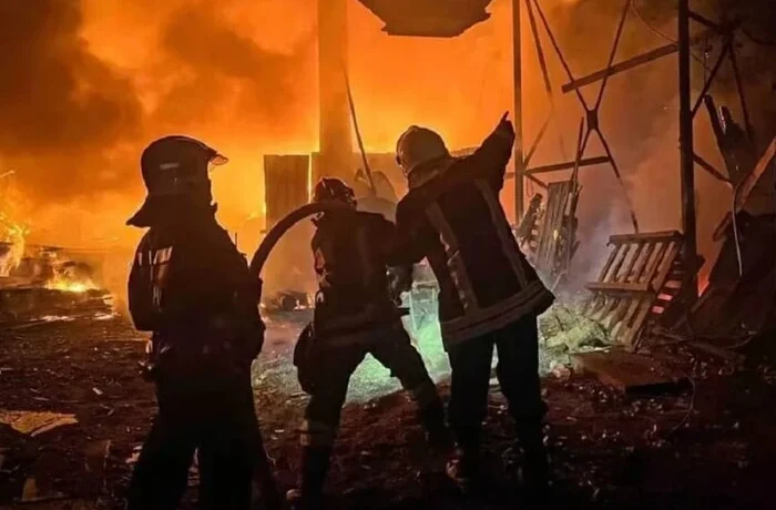 Дрони вночі влаштували окупантам пекельну «бавовну» в Керчі
