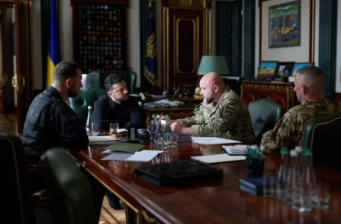 Зеленський зустрівся з заступником начальника Генштабу Горбатюком (фото)
