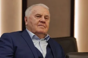 Екстренер збірної РФ з хокею влаштував істерику через відсторонення Росії від Чемпіонату світу
