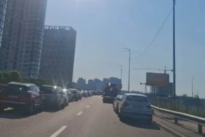 Столичні інспектори відправили на штрафмайданчик одразу 17 автівок: де працював евакуатор