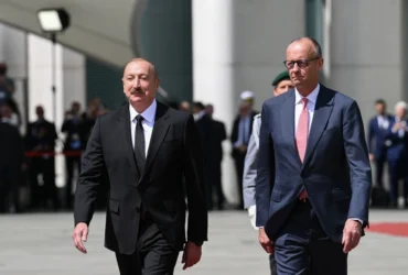 Bloomberg: РФ та Німеччина таємно зустрічалися у Баку щодо України