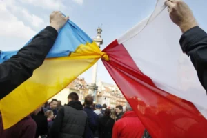 Напади на українців у Польщі: створено спецгрупи прокурорів