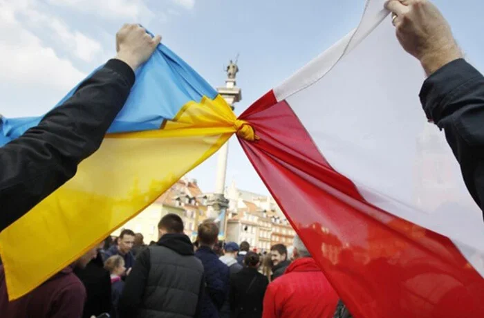 Напади на українців у Польщі: створено спецгрупи прокурорів
