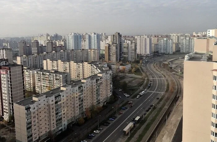 У Києві розпочато капремонт вул. Милославської, обмеження руху триватимуть близько року