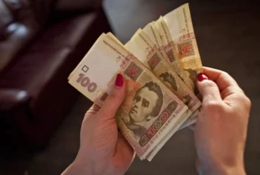Вінниччина: шахрайка на автобусній зупинці видурила з жінки більше 40 тис. грн
