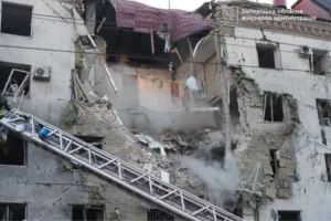 Запоріжжя: під завалами зруйнованої багатоповерхівки знайдено тіло 11-річної дівчинки