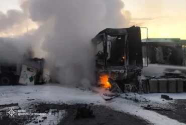 Удар по АЗС на Дніпропетровщині: рятувальники показали наслідки