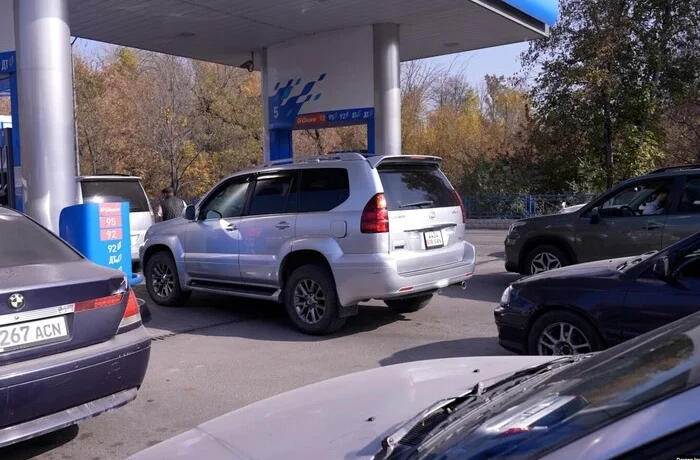 Киргизстан припинив експорт бензину та дизеля до Росії