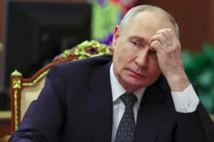 Партія Путіна різко втрачає підтримку перед виборами