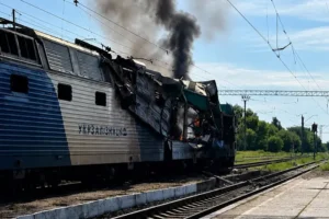 Ворожий дрон влучив у пасажирський поїзд на Дніпропетровщині