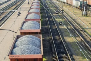 Підвищення тарифів «Укрзалізниці» може поставити під загрозу підготовку до опалювального сезону – ексміністр