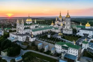 Держава дала Почаївській лаврі 30 днів, щоб розірвати зв’язки з РПЦ