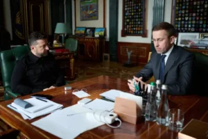 Зеленський після наради зі Свириденко заслухав доповідь Корецького
