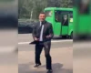 Ексбоєць «Азова» закидав помідорами нардепа Тищенка (відео)