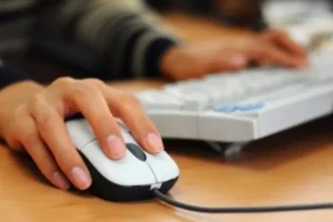 Шахраї розсилають фейкові сертифікати: як не потрапити в пастку