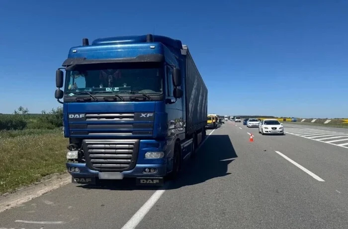 Смертельна ДТП на Бориспільщині: вантажівка збила 26-річного пішохода