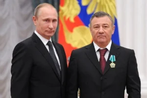 Путін почав «їсти» своїх