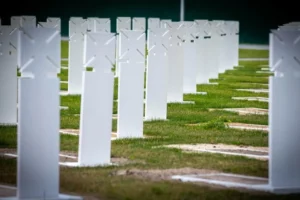 Національне військове кладовище пояснило провали біля могил «природнім просіданням ґрунту»
