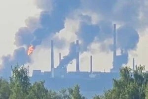 Після удару українських дронів зупинився ще один російський НПЗ – Reuters