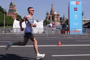 Чемпіон Росії з марафонського бігу потрапив під колеса авто