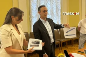 Понад 1100 деталей: стало відомо, з яких компонентів Росія збирає «Орєшнік»
