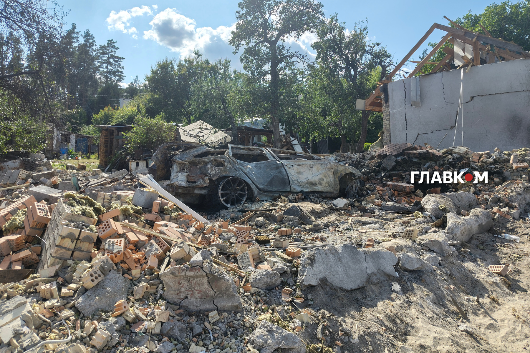 Згоріле авто родини Юлії