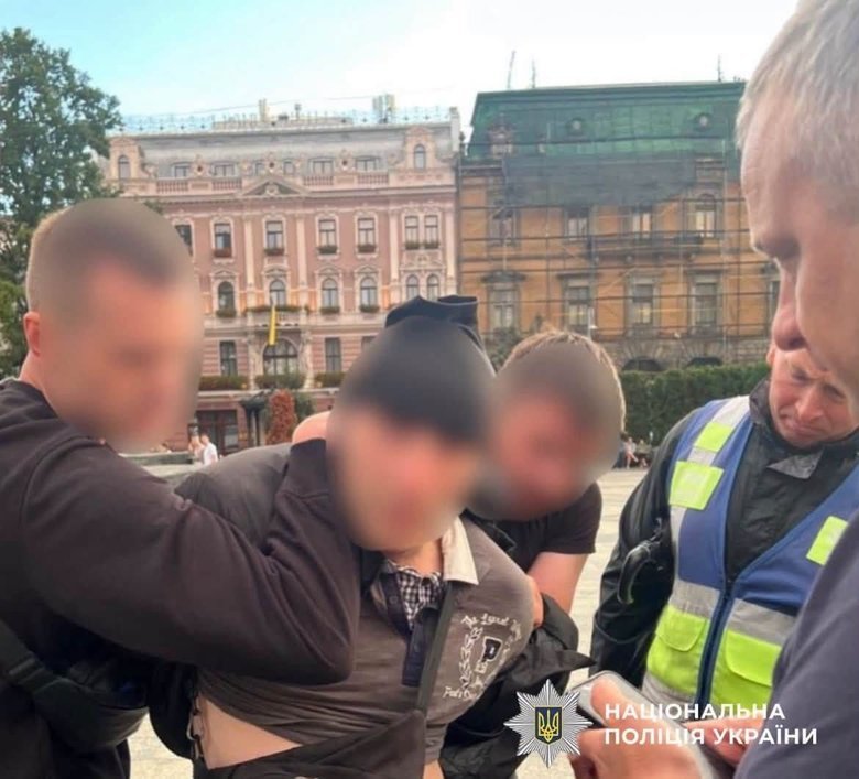 На акції за Федорова у Львові затримали чоловіка з ножем: що відомо фото 1
