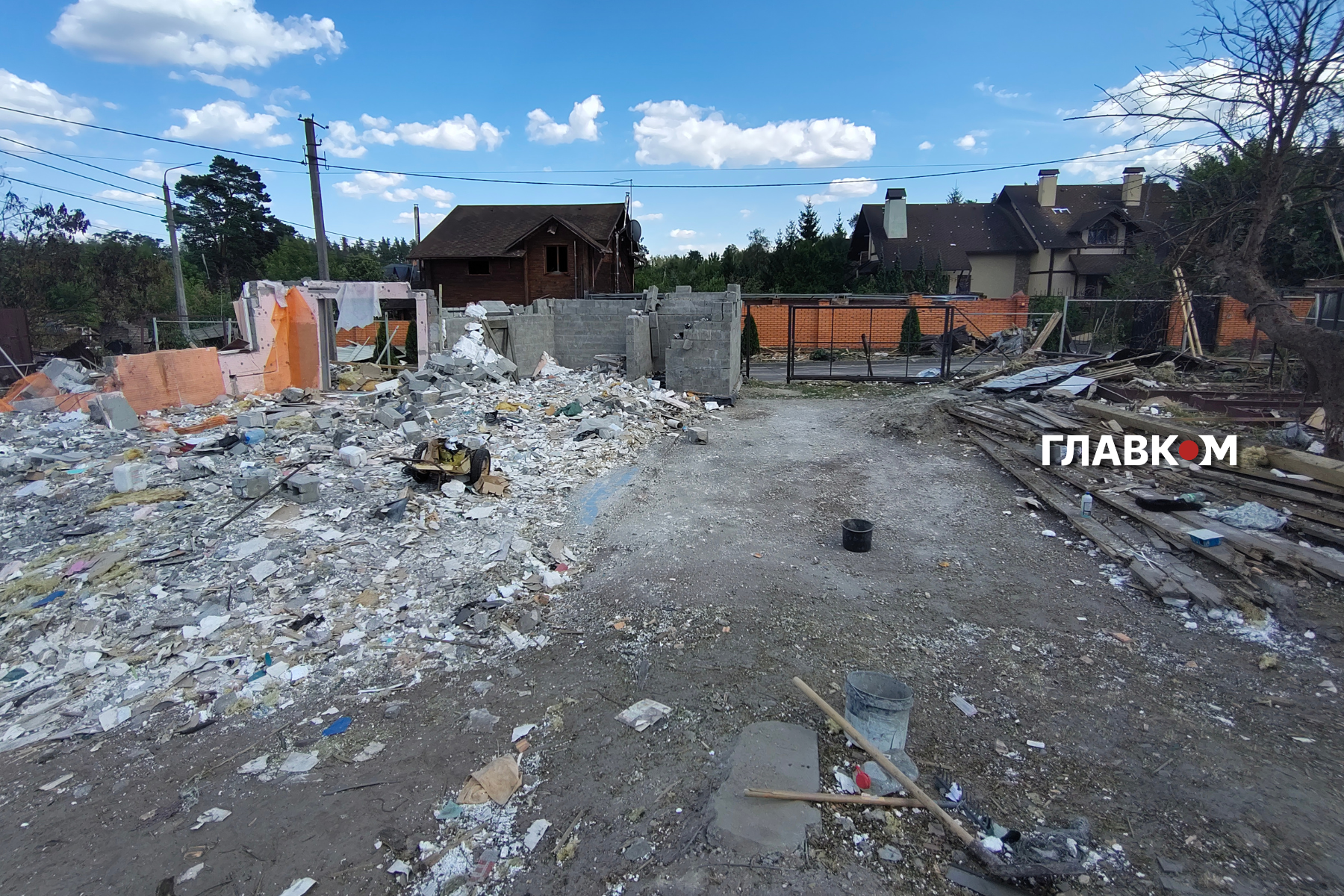 На цьому місці раніше стояв будинок жительки Капітанівки Анни
