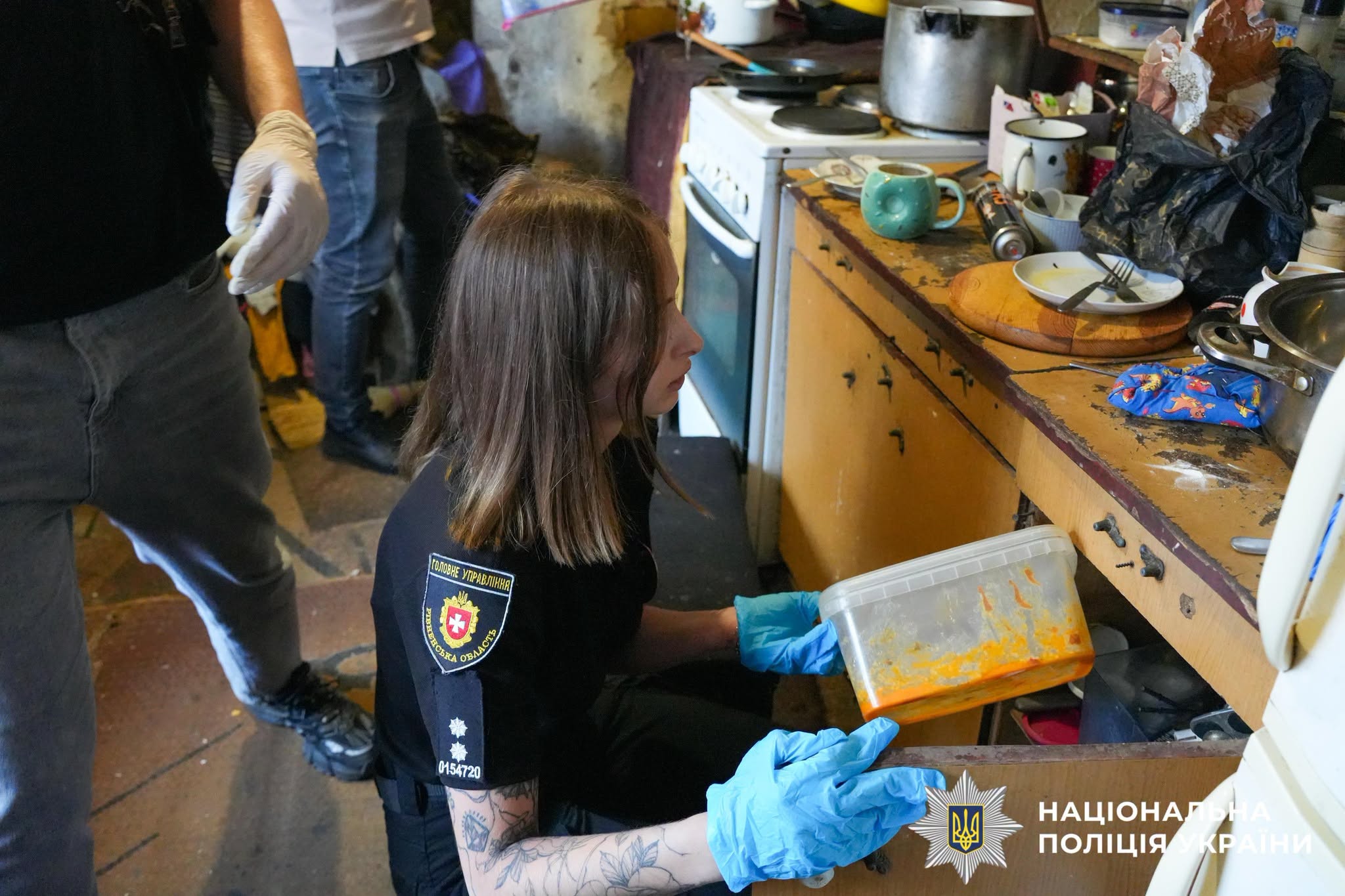 Поліція затримала жінку, яка «продала» трьох дітей на Рівненщині фото 4