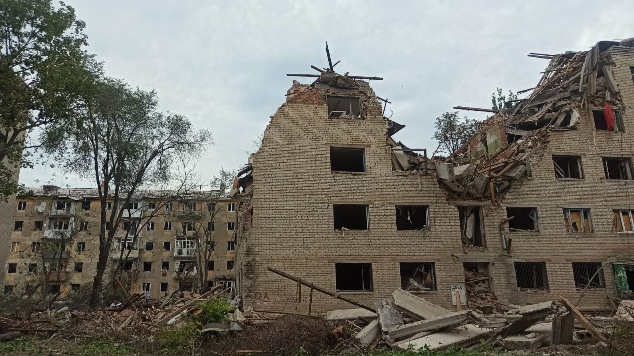 Росія скинула авіабомби на Слов'янськ: кількість поранених зросла до 15 фото 1