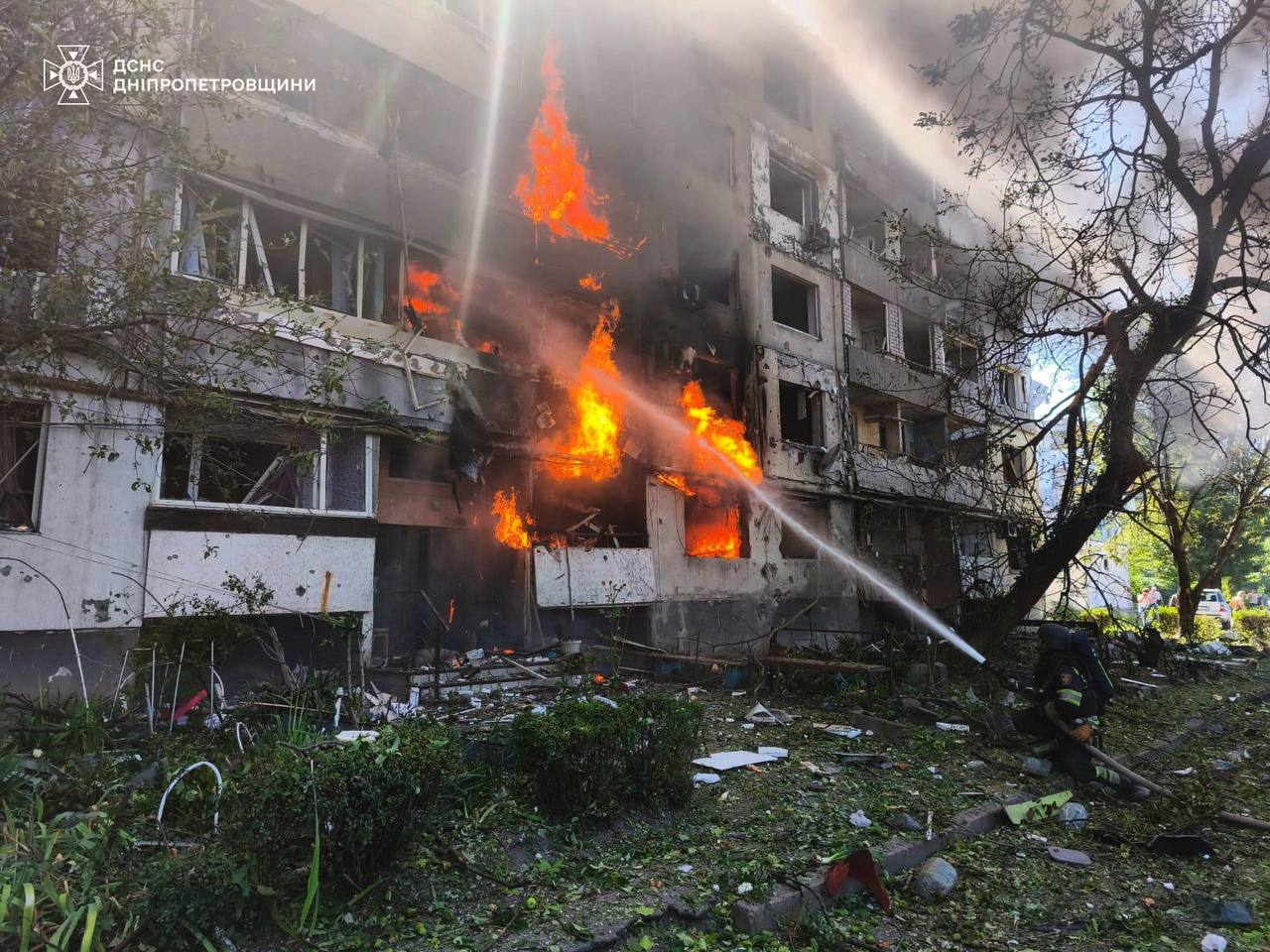 РФ вдарила КАБом по Павлограду: загинули люди, серед постраждалих – однорічна дитина фото 1